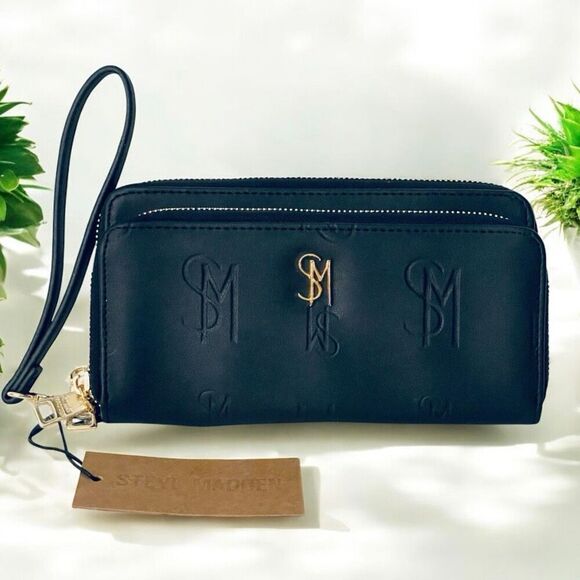 Steve Madden Handbags - NWT Steve Madden Gorgeous BBENNI Black & Gold Zip All Around Wristlet Wallet